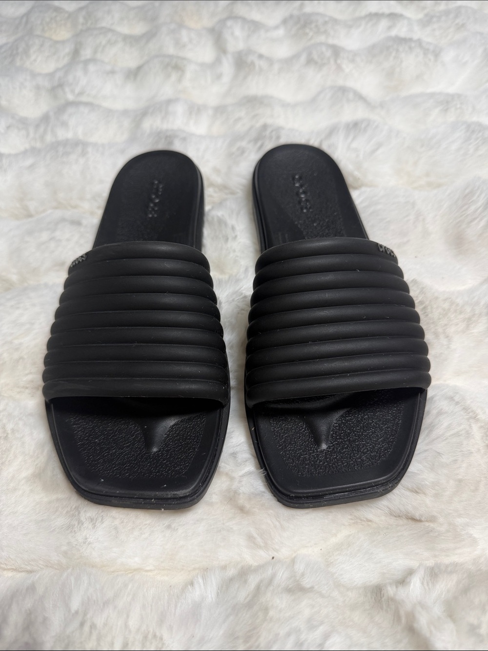 CROCS Black Ribbed Slide Sandals for Women